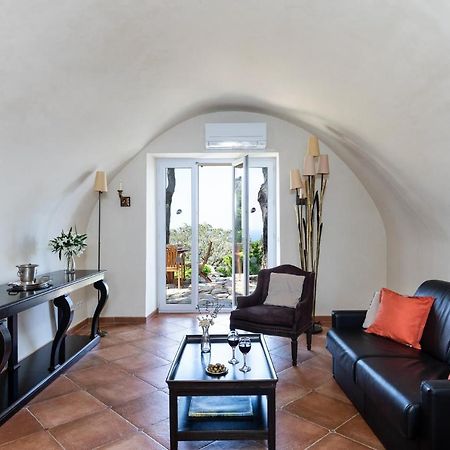 U Piazzale Villa Santa-Reparata-di-Balagna Bagian luar foto